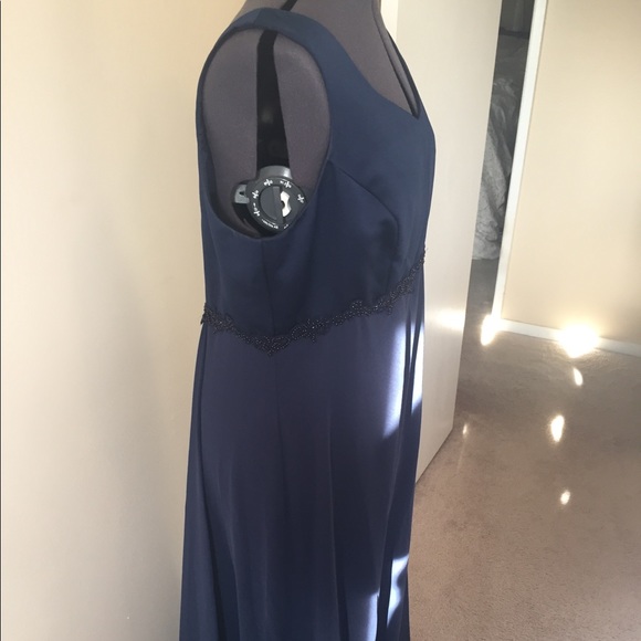 💙✨Beautiful beaded Evening gown prom dress 👗 - Picture 7 of 13